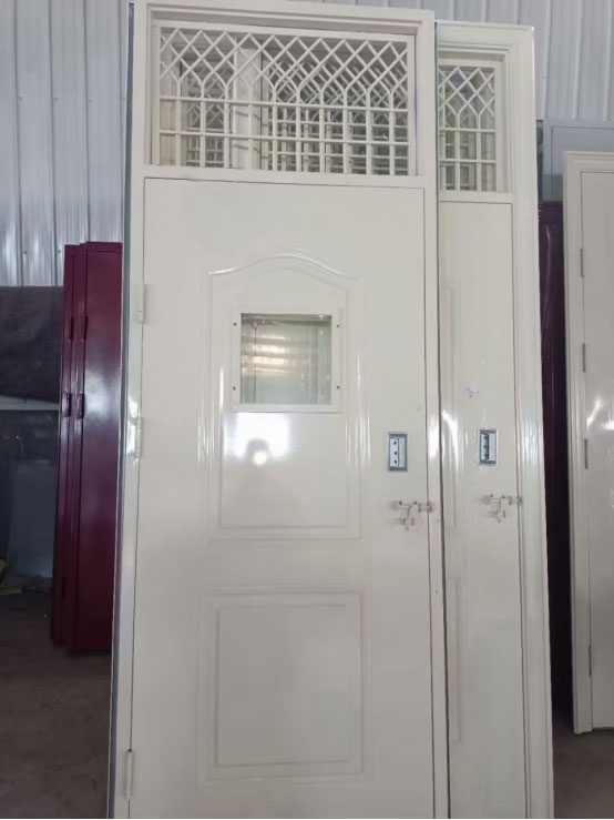 灞桥学校教室门 灞桥学校教室门