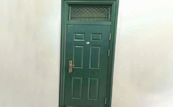 灞桥学校教室门 灞桥学校教室门