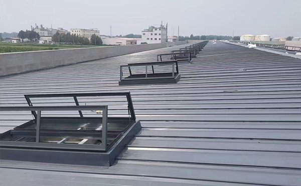 某中学室内体育馆灞桥排烟窗改造项目