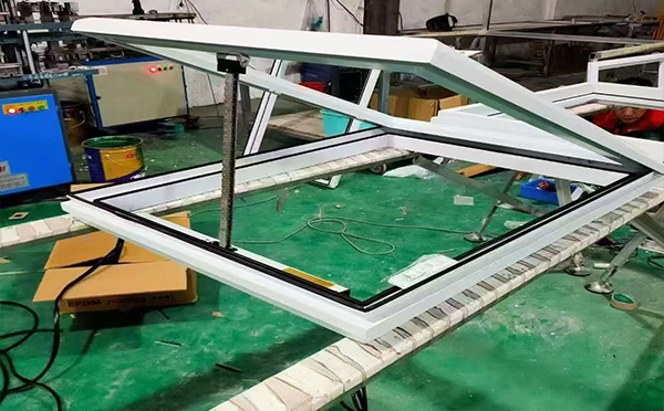 某地下车库出入口灞桥排烟窗配置工程