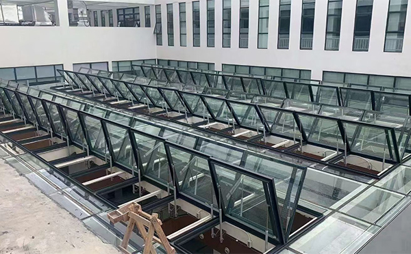 百安科技有限公司近期灞桥排烟窗项目案例分享 百安科技有限公司近期灞桥排烟窗项目案例分享